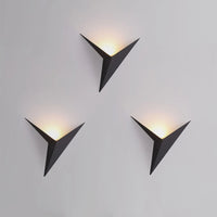 Applique murale minimaliste en métal noir – Noctélide