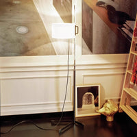 Lampe sur pied design espagnol en métal et tissu – Zelari
