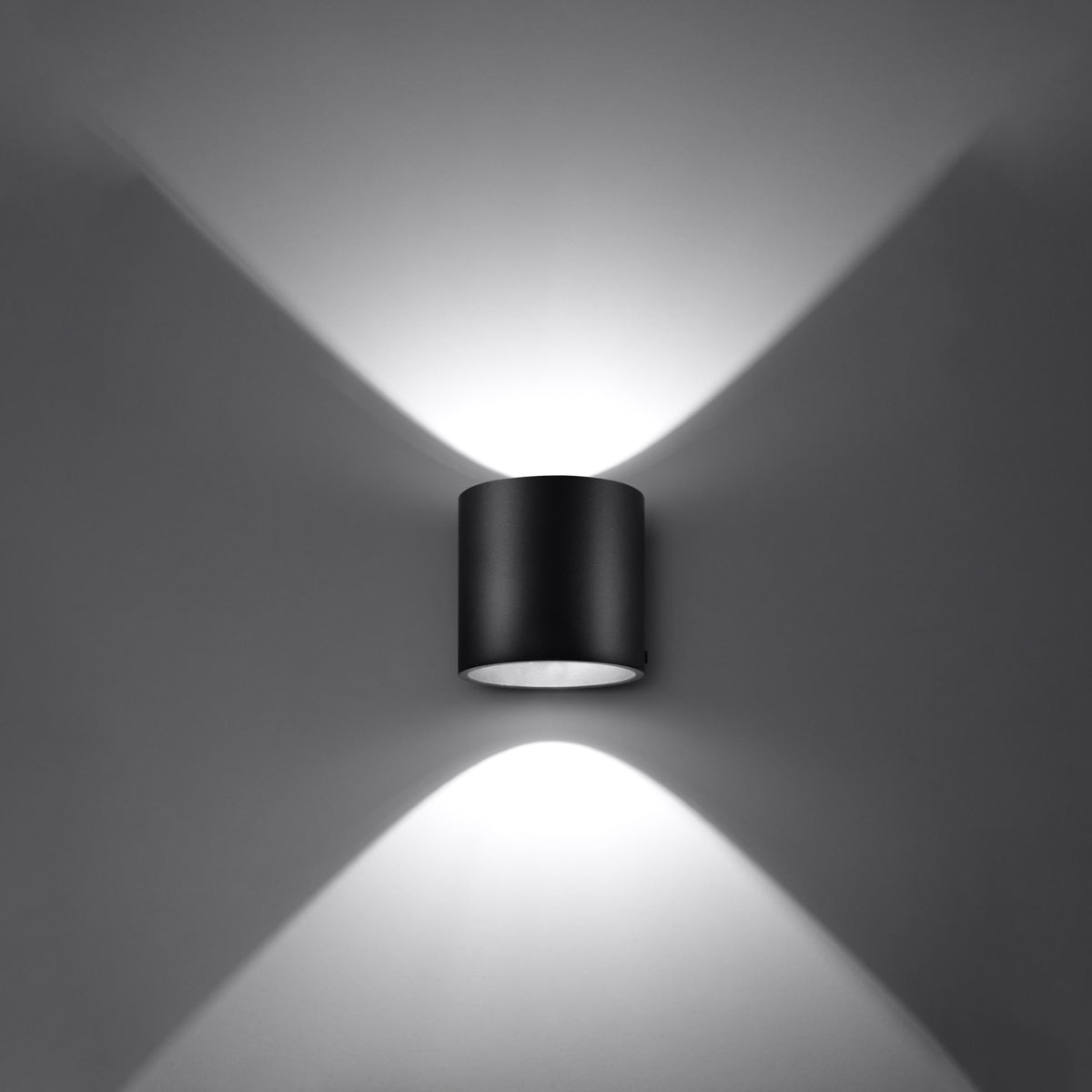 Minimalist black double-flow wall light – Orphéos