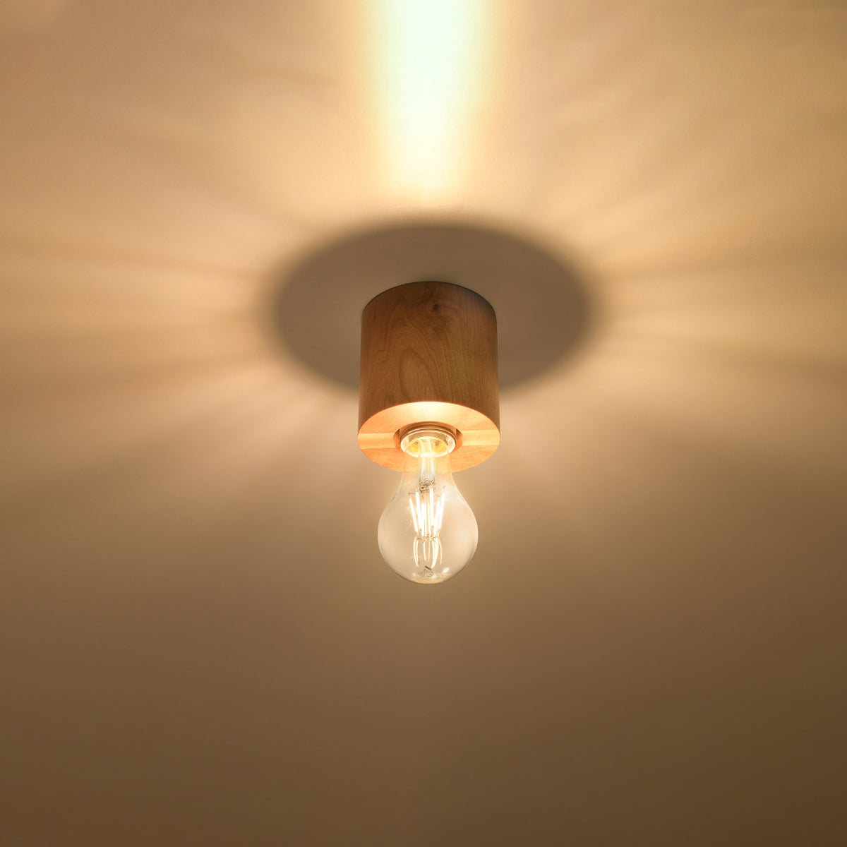 Minimalistische plafondlamp van natuurlijk hout voor de woonkamer – Model Norvian