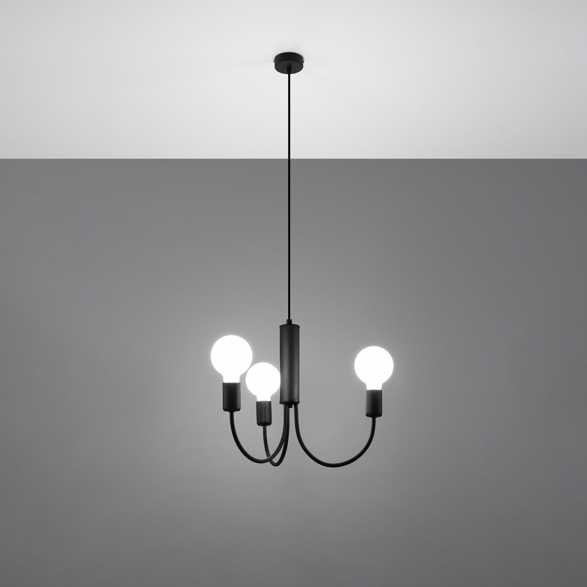 Minimalistische zwarte hanglamp met 3 lampen – model Orfanys
