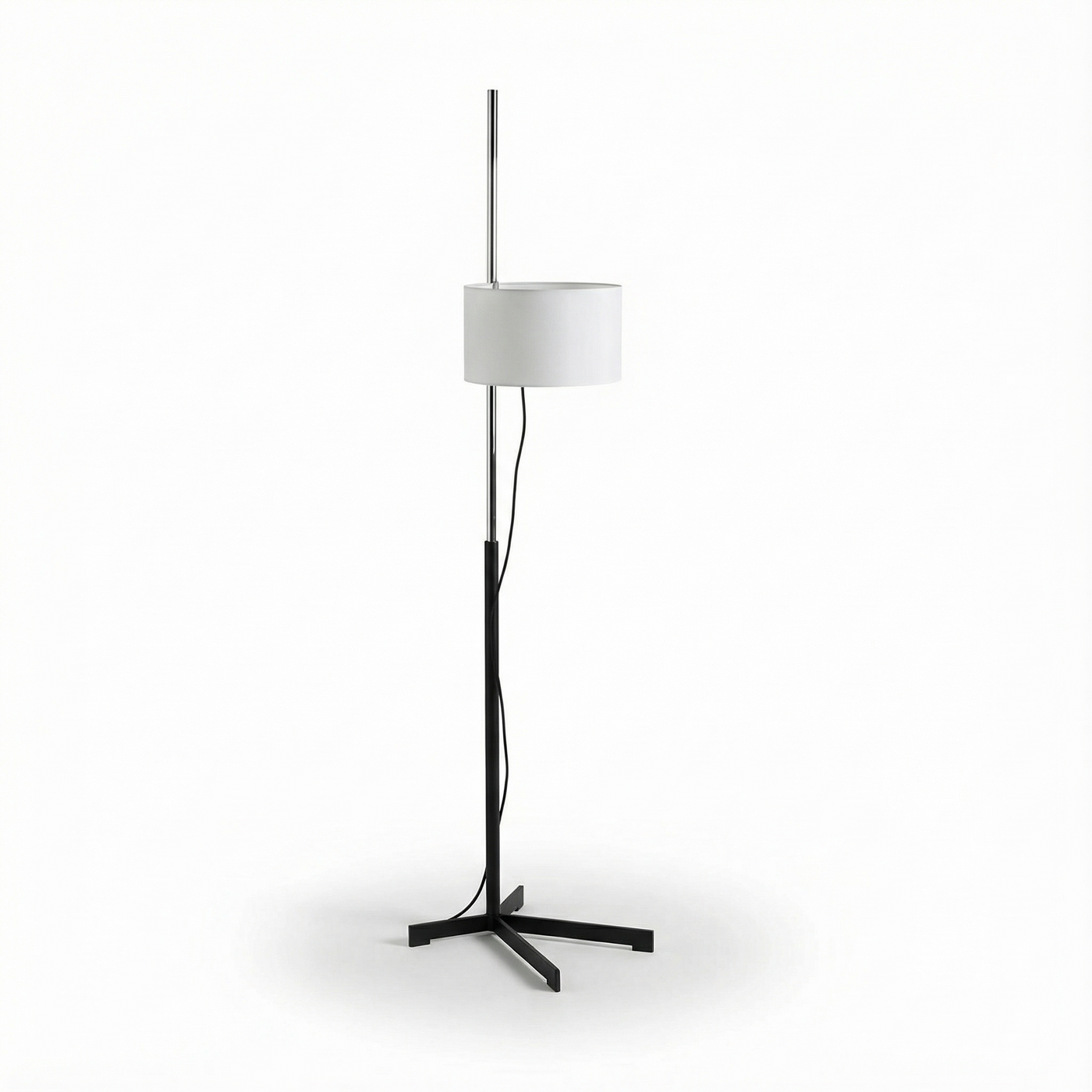 Demvloerlamp in Spaans design van metaal en stof – Zelari