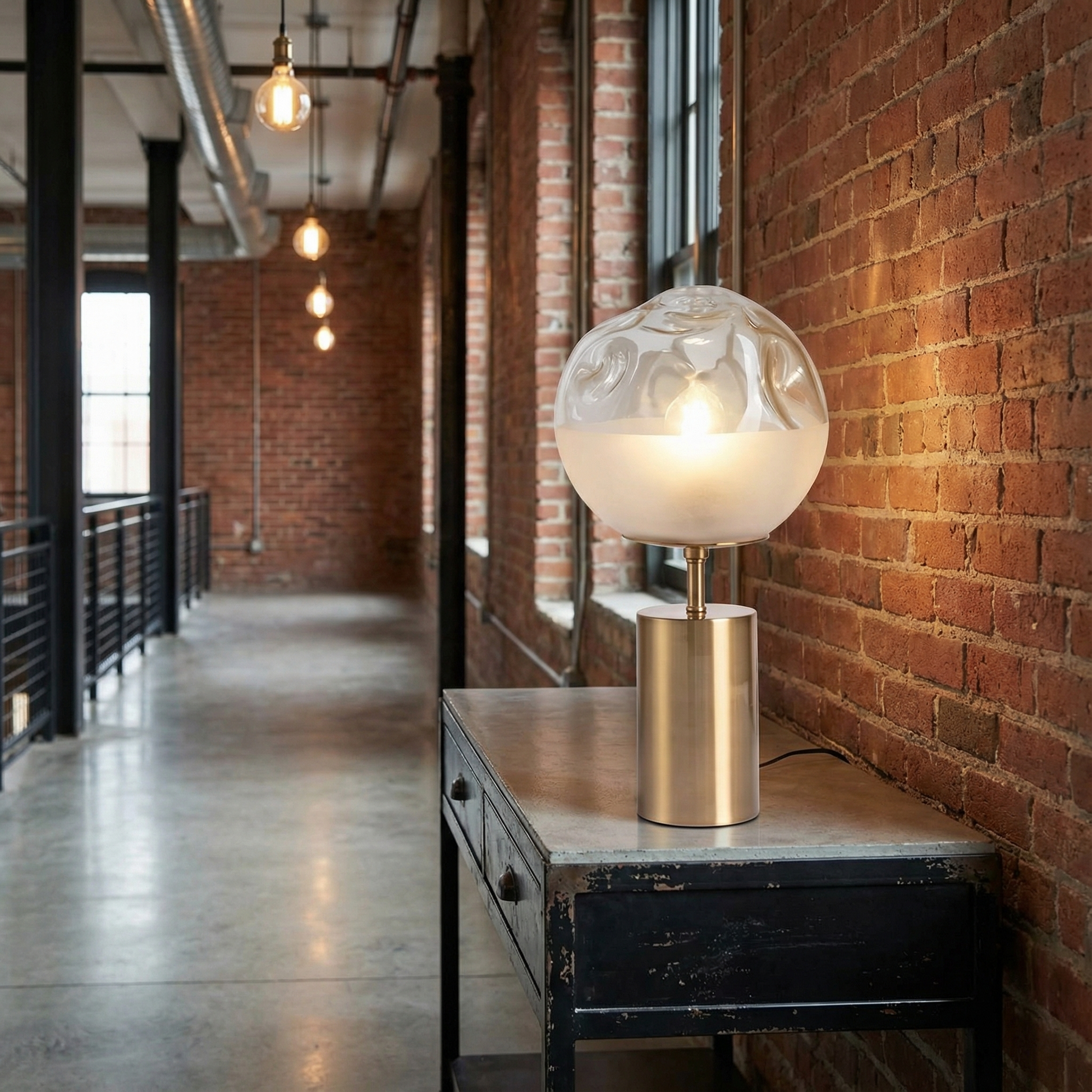 Verstelbare nachtkastlamp in glas en metaal chique tijdloos – Orys
