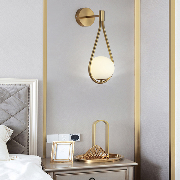 Pendulum wall light