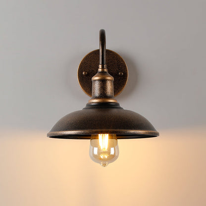 Rustieke wandlamp in antiek messing voor buiten – Aurélice