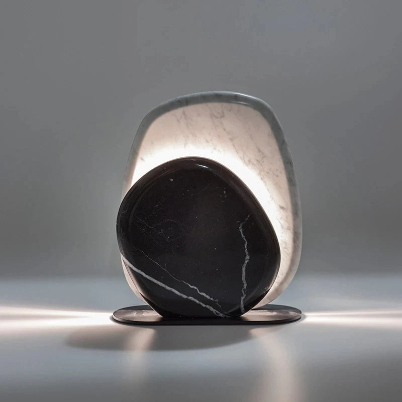 Lampe de chevet Minimaliste à Usage Quotidien – Ombre et Clarté