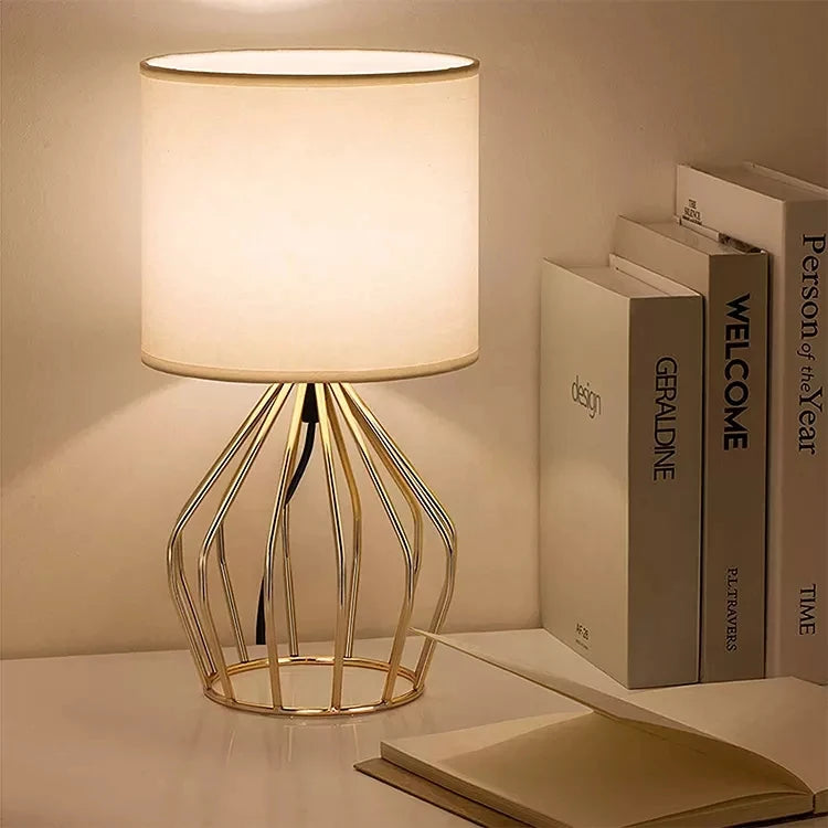 Veelzijdige Nachtkastlamp Zachte en Moderne Ambiance – Auréa