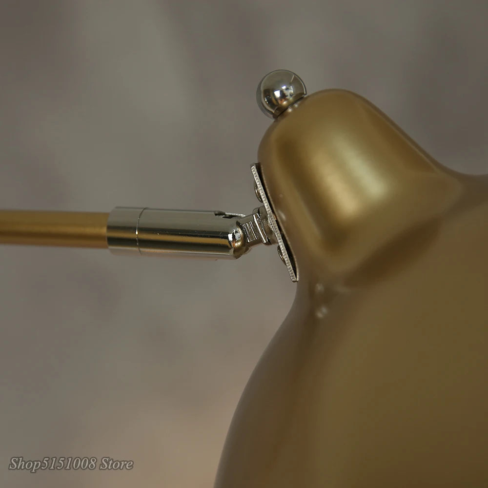 Lampe sur pied en métal doré et marbre pour salon – Aurélise