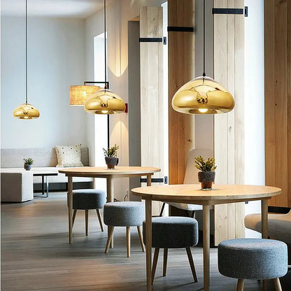 Suspension moderne dorée Aurovia avec abat-jour hémisphérique en aluminium finition miroir - vue 10