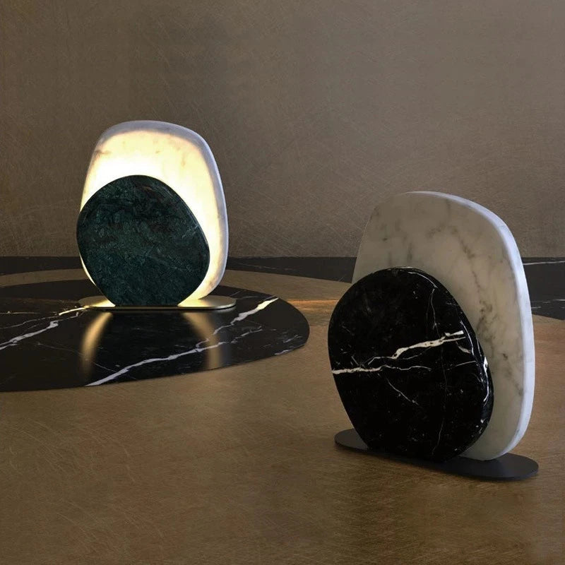 Lampe de chevet Minimaliste à Usage Quotidien – Ombre et Clarté