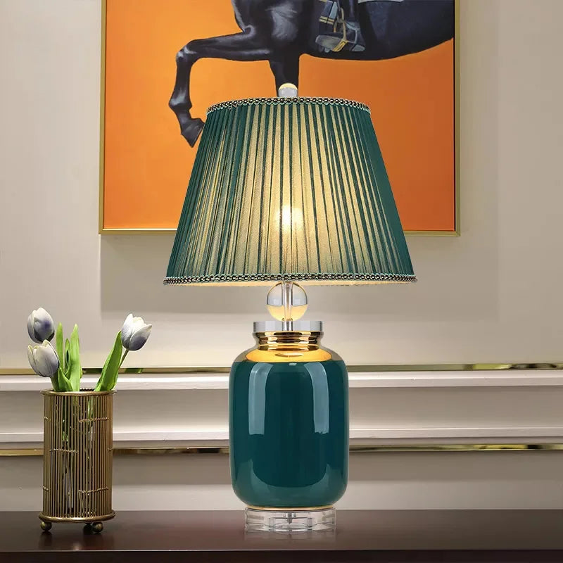 Elegante Metalen Tafelamp Smaragdgroene Kleur – Emeraudia