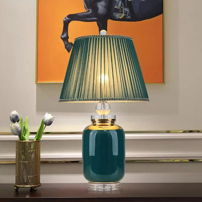 Elegante Metalen Tafelamp Smaragdgroene Kleur – Emeraudia