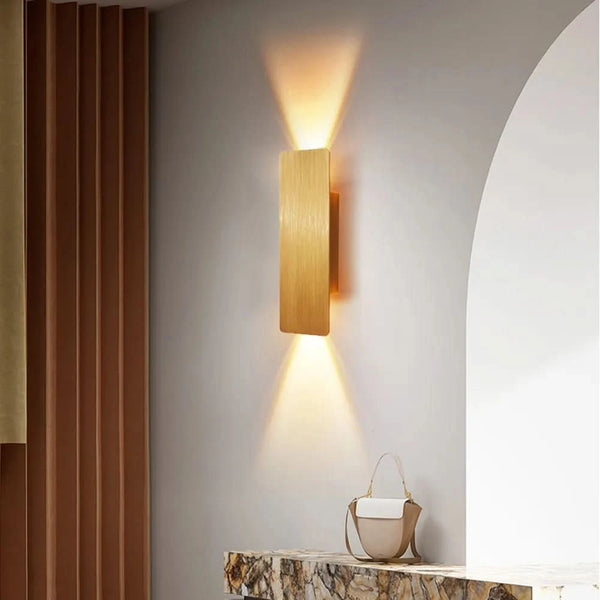 Haloé wall light