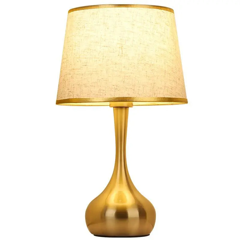 Lampe de table sophistiquée Luminis base métal doré abat-jour tissu ambiance cosy - vue 9