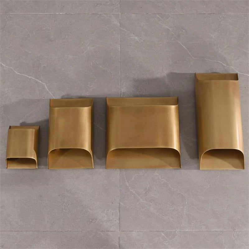 Koperen wandlamp voor hotelgang – Altarion