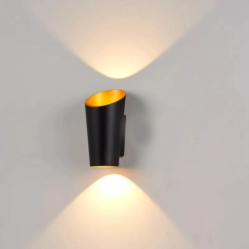 Wandlamp Zachte Sfeer Gevarieerde Afwerking – Lustré