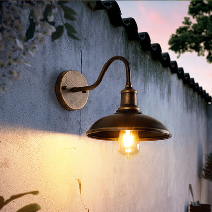 Rustieke wandlamp in antiek messing voor buiten – Aurélice