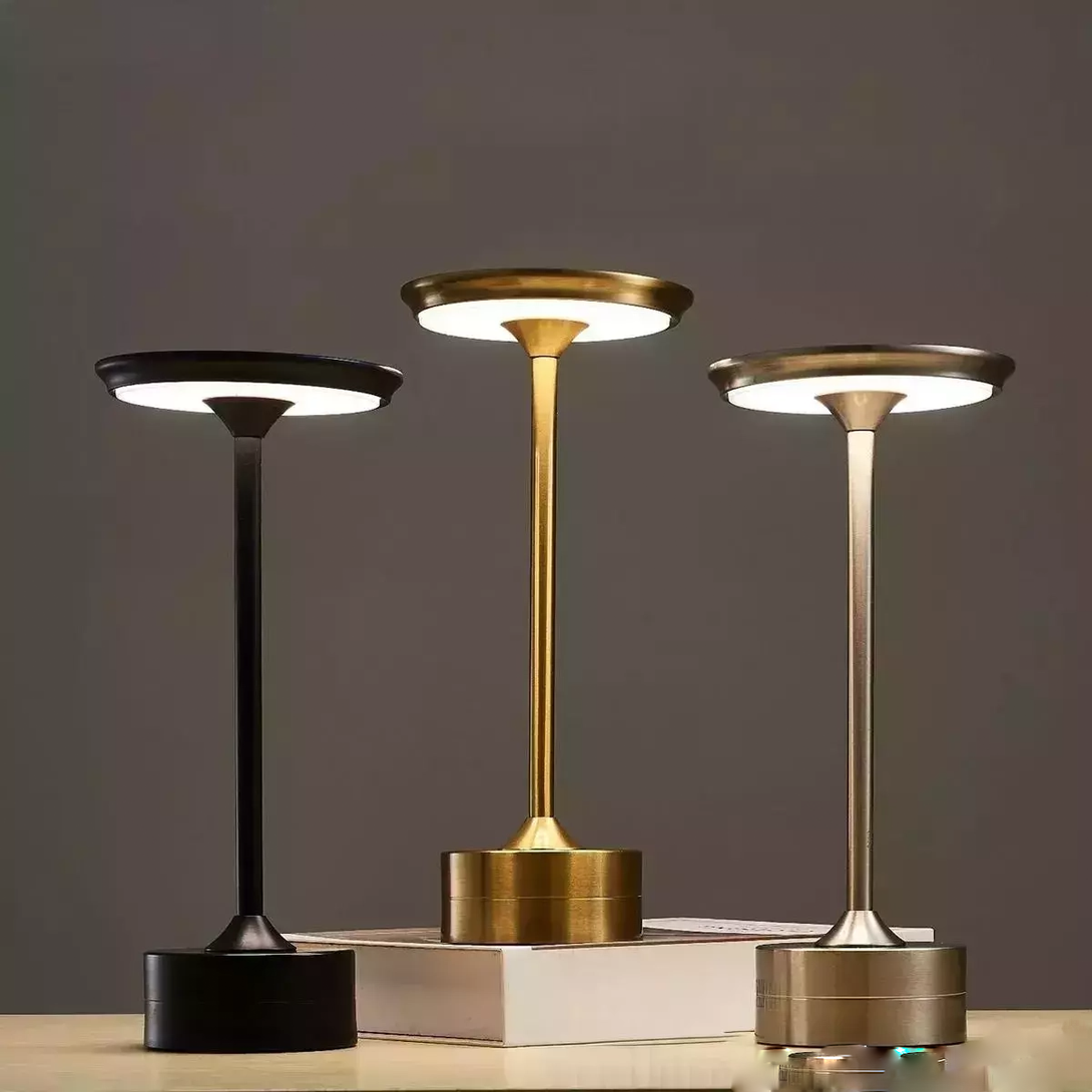 Lampe Sans Fil Capteur Tactile Réglable Style Moderne – Métallico