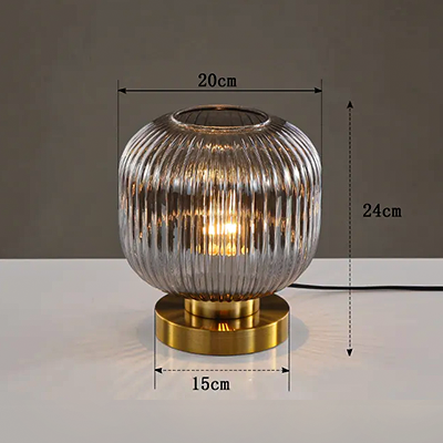 Lampe de table nordique design Vetro en verre strié avec base métal doré brossé - vue 7