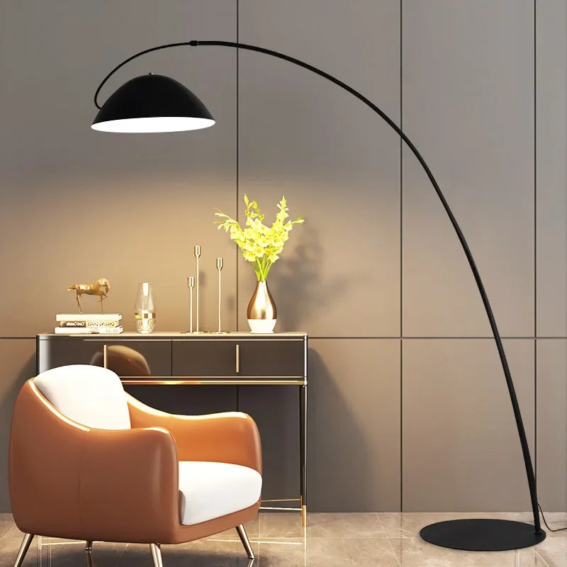 Lampe sur pied moderne en métal noir pour salon – Obsidial