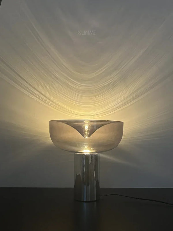 Lampe de table nordique en verre et chrome – Aellara