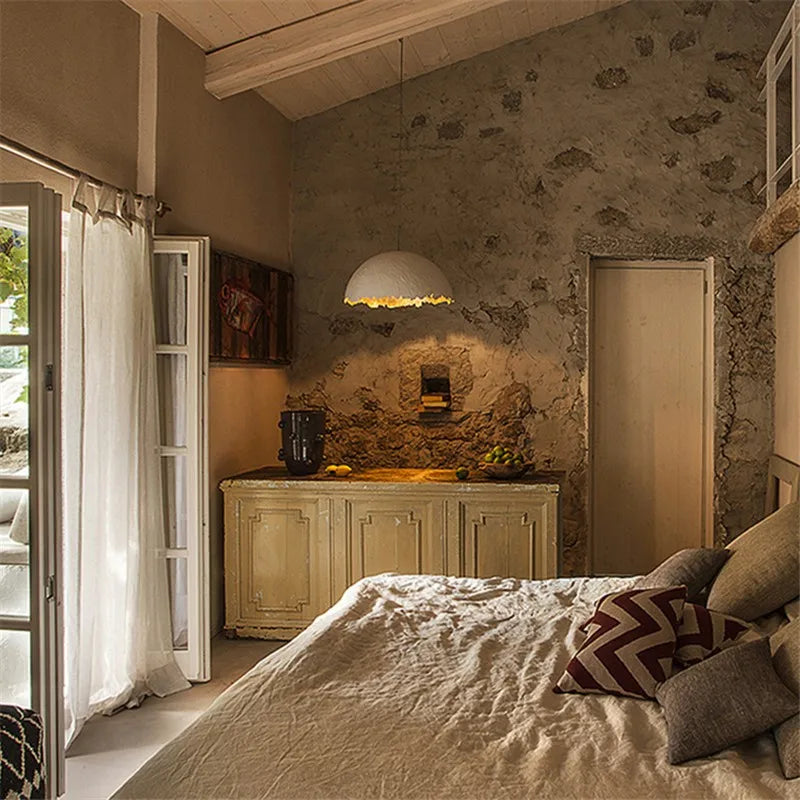 Suspension Art Déco Finition Chromée Design Audacieux – Lueur Écarlate