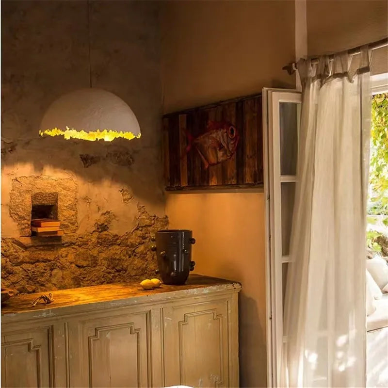 Suspension Art Déco Finition Chromée Design Audacieux – Lueur Écarlate