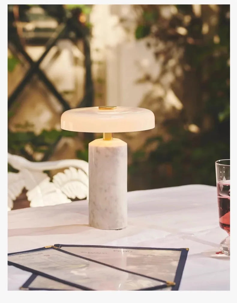 LED-tafellamp in marmer voor slaapkamer – Novaluce