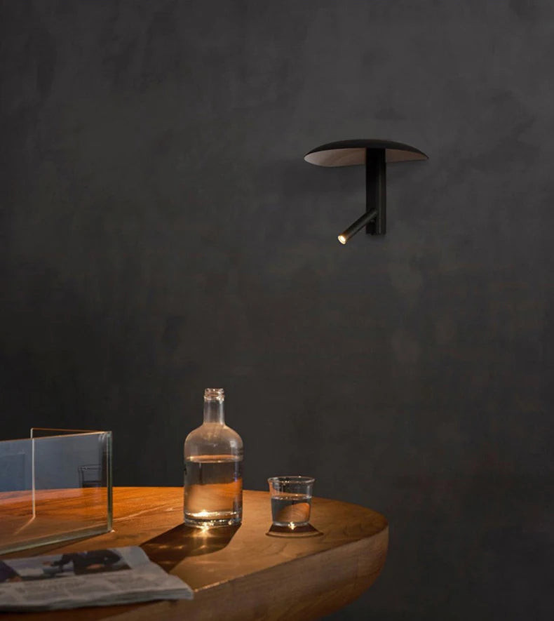 Roteerbare wandlamp in zwart metaal – Zolanire