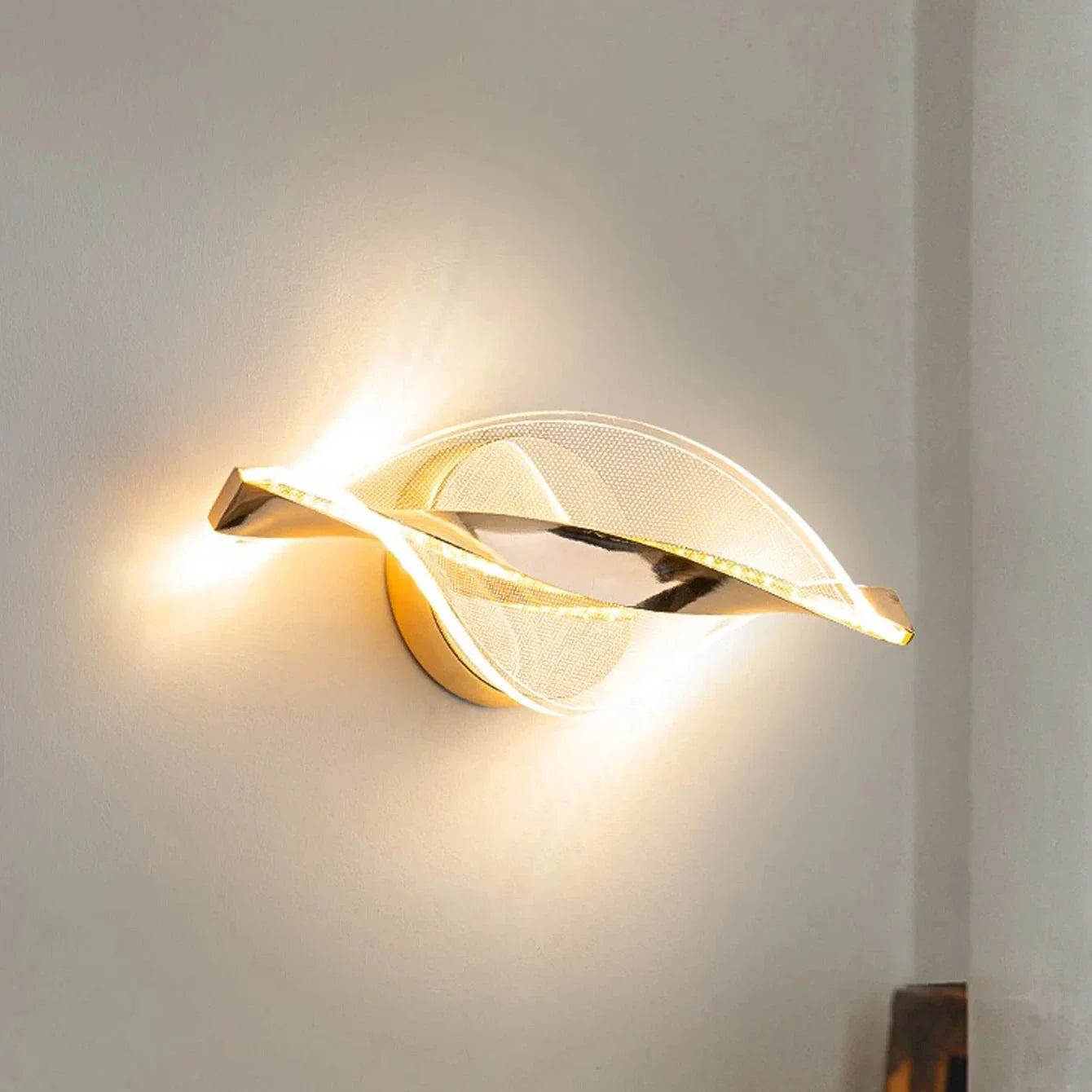 Twista Wall Sconce photo 8 | Luxarmonie