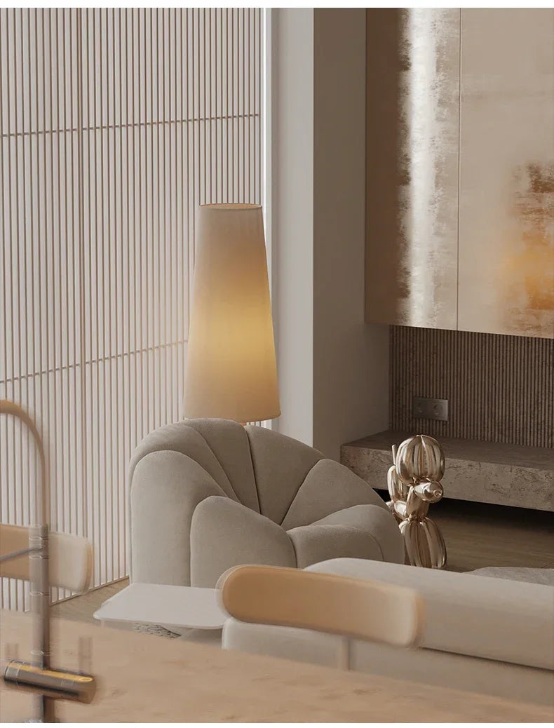 Lampe sur pied en tissu nordique pour salon – Aironde