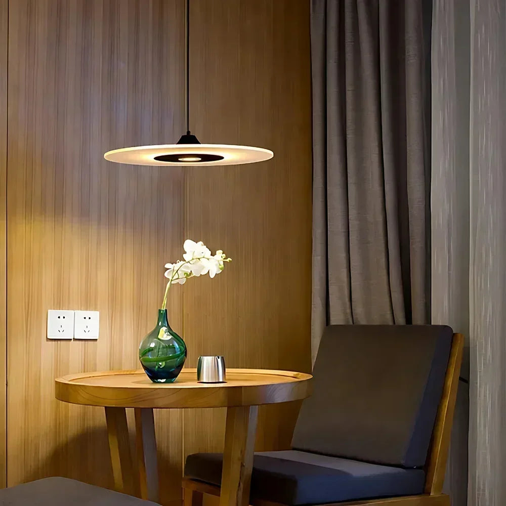 Moderne Hanglamp Grafische Stijl Elegante Functionaliteit – Disque Éclipse