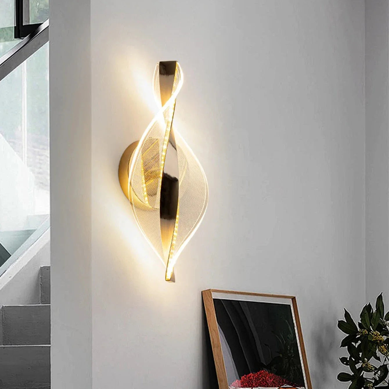 Twista Wall Sconce photo 6 | Luxarmonie