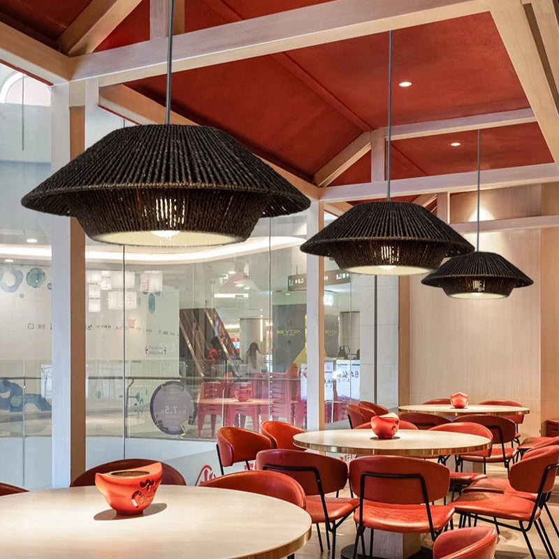 Japanse Hanglamp en Authentieke Textuur – Shibumi