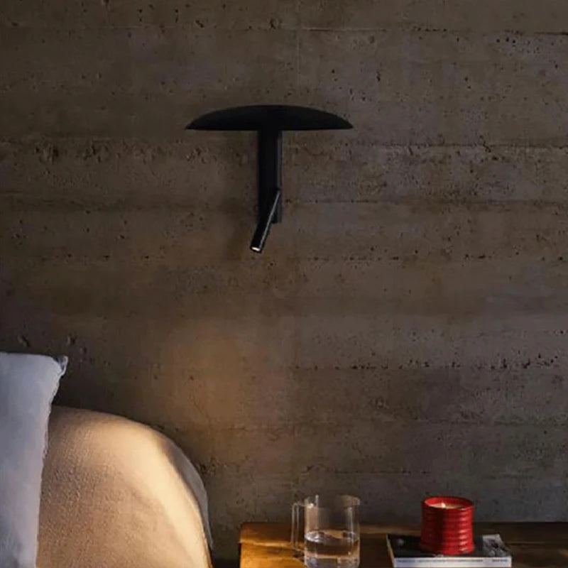 Roteerbare wandlamp in zwart metaal – Zolanire