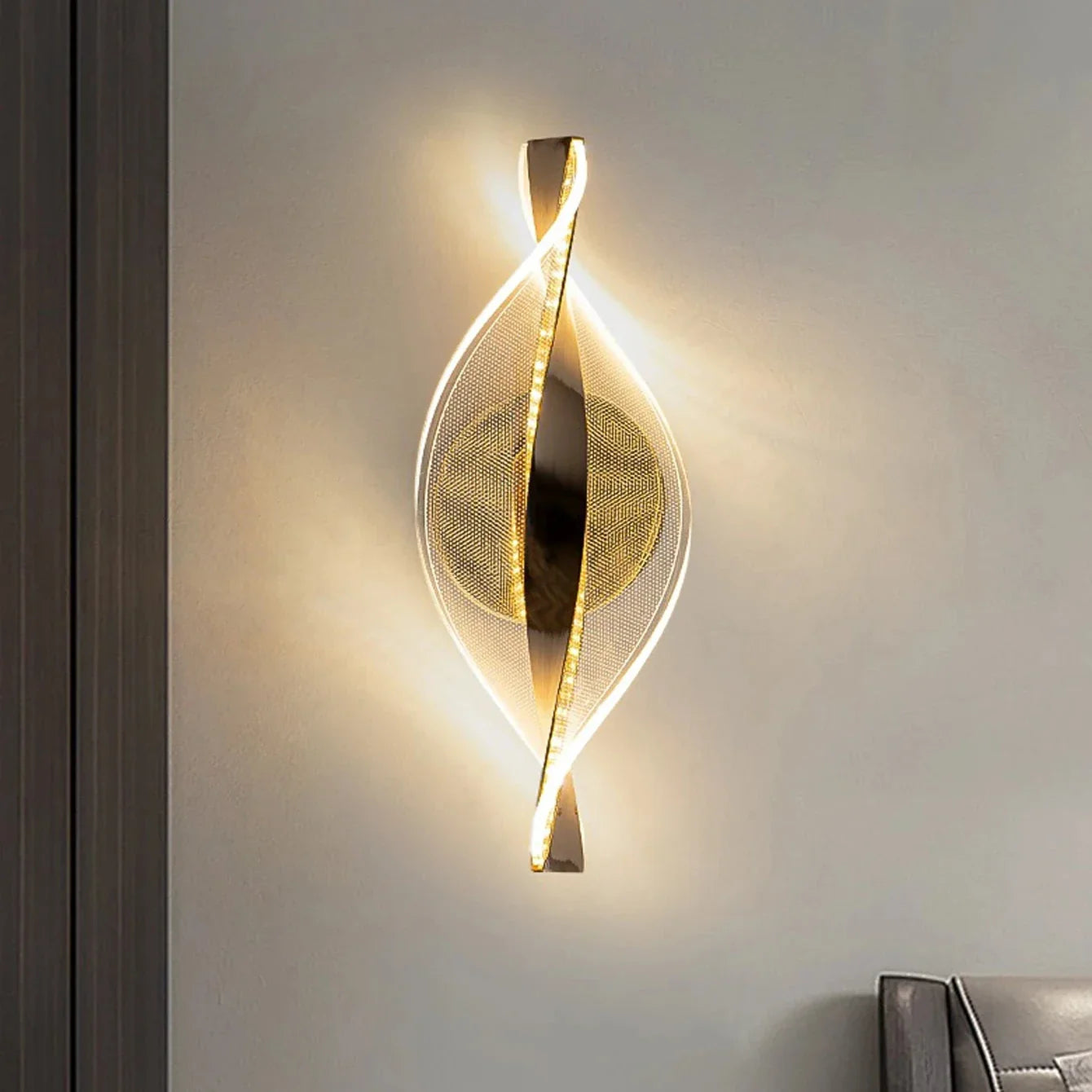 Twista Wall Sconce photo 5 | Luxarmonie