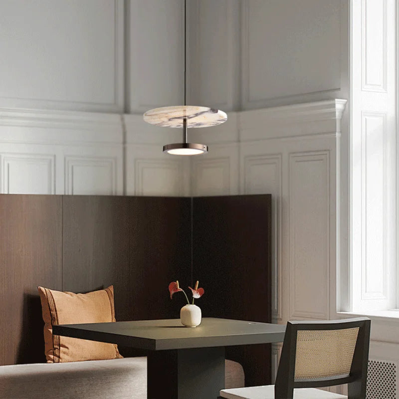 Hanglamp van natuurlijk zwart steen voor slaapkamer – Noctura