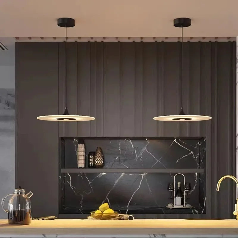 Moderne Hanglamp Grafische Stijl Elegante Functionaliteit – Disque Éclipse