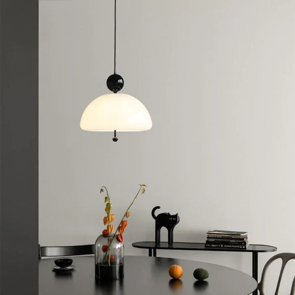 Suspension moderne en verre crémeux pour chambre et étude – Célorion