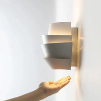 Applique murale nordique en métal blanc – Syracone