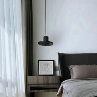 Suspension minimaliste noire pour chambre – Noctarion