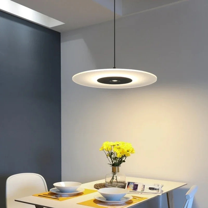 Moderne Hanglamp Grafische Stijl Elegante Functionaliteit – Disque Éclipse