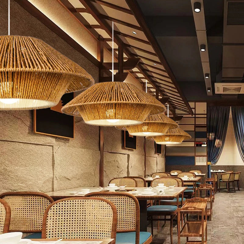 Japanse Hanglamp en Authentieke Textuur – Shibumi