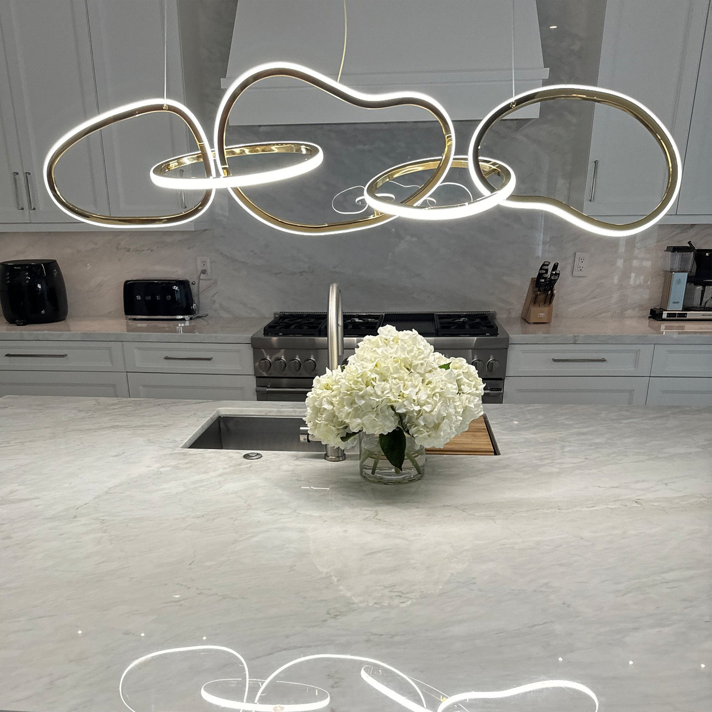 Suspension Sculptural LED Dimmable Haut de Gamme – Solinna