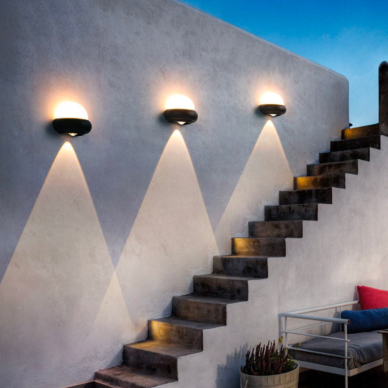 Applique Murale Extérieure Élégante en LED – Exinara