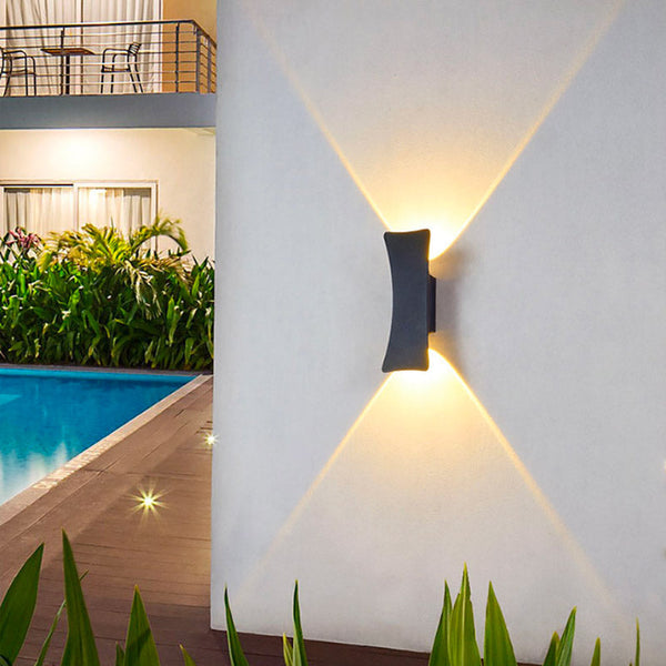 Applique Murale Minimaliste en Aluminium – Eclara