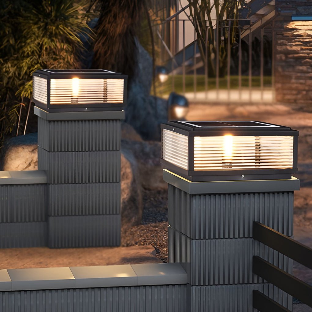 Buitenstaande Lamp met Geribd Zwart Glas – Veraluce