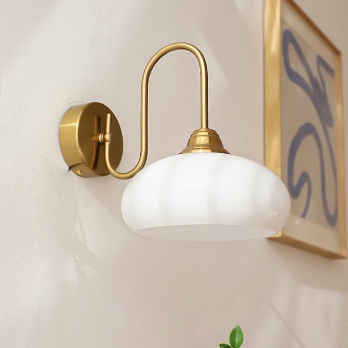 Minimalist wall sconce Eléganza in textured glass and polished metal – view 17